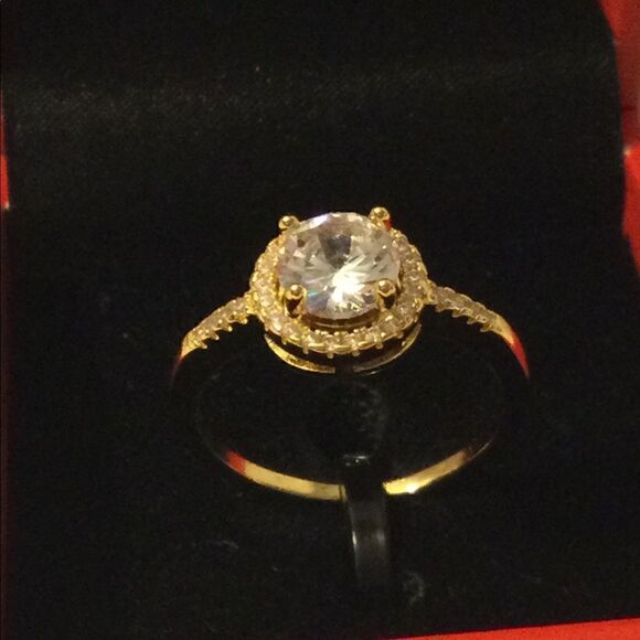 NWT Peermont Sz 9 round "diamond" ring Halo ringed goldtone - Picture 3 of 11